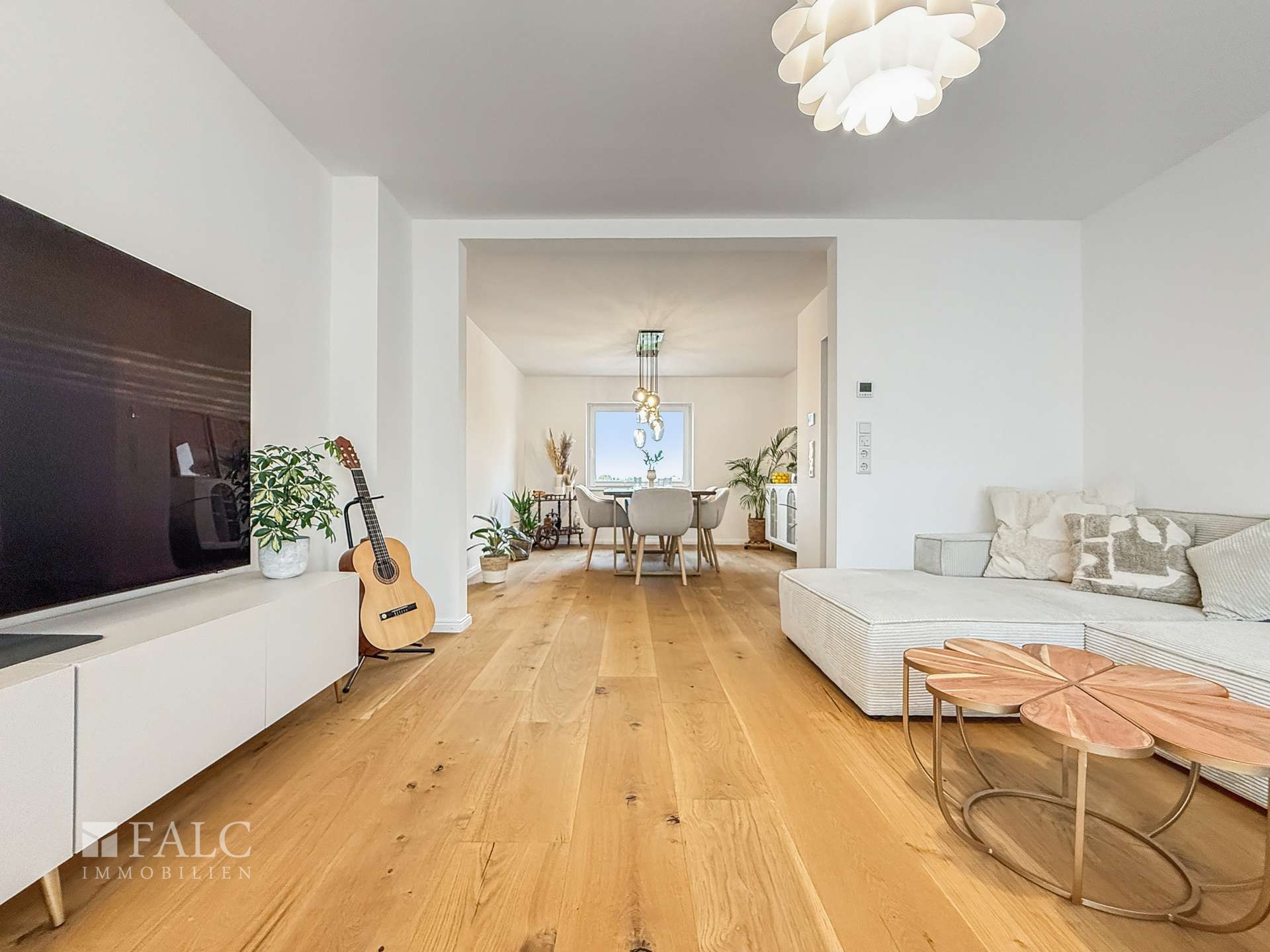 Wohn- und Essbereich EG