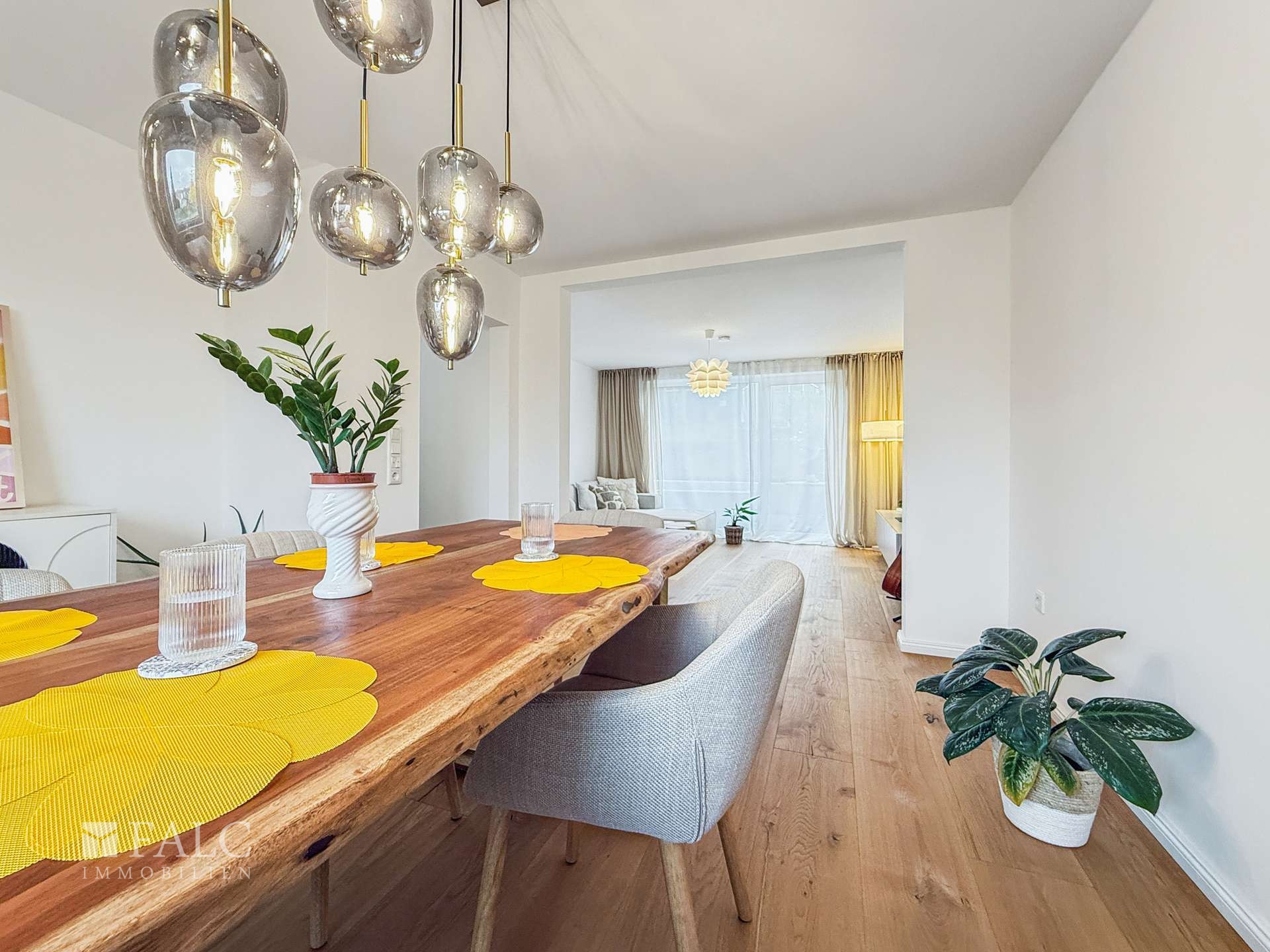 Wohn- und Essbereich EG