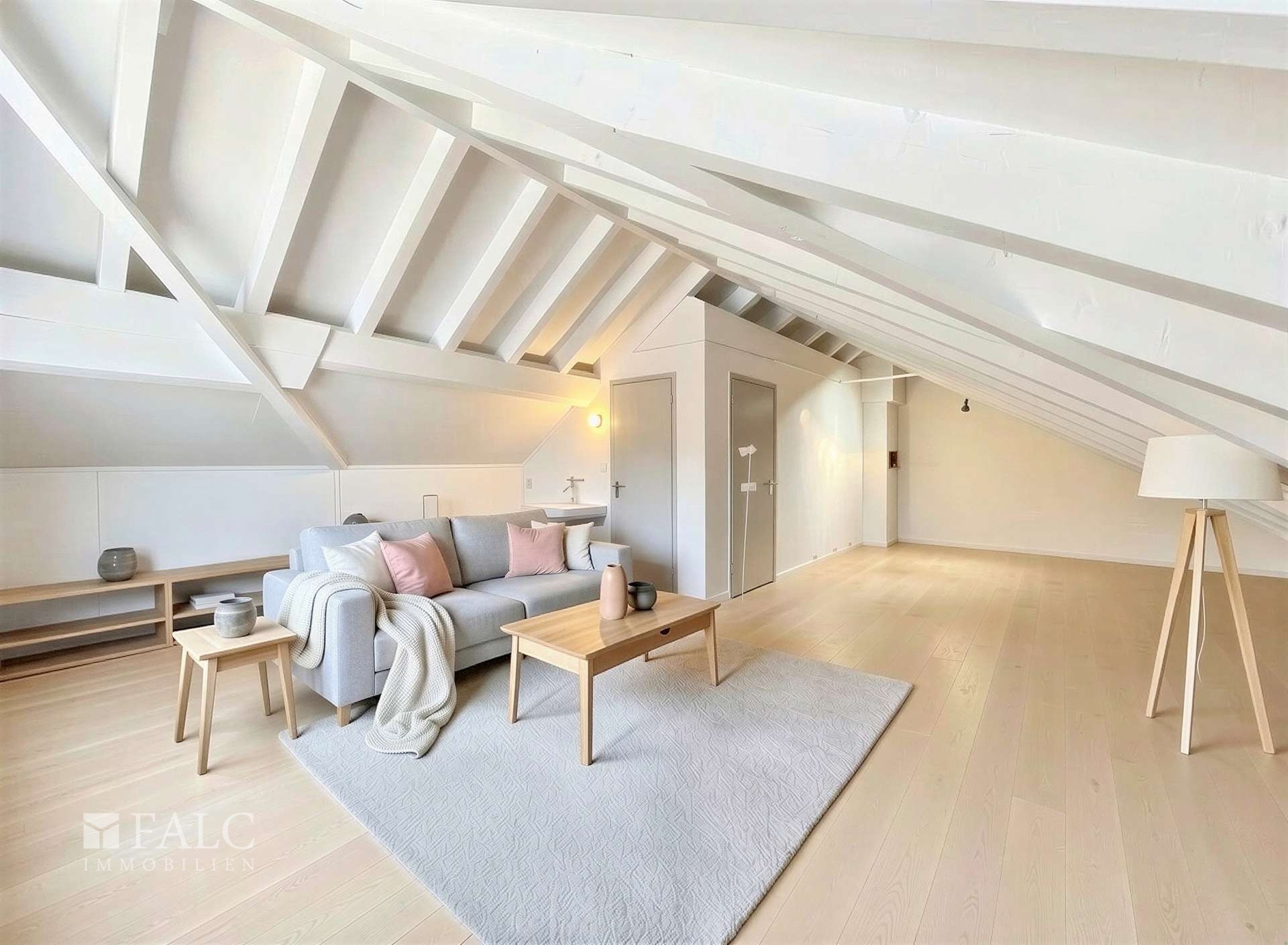 Dachboden mit großer Ausbaureserve - (KI generiert)