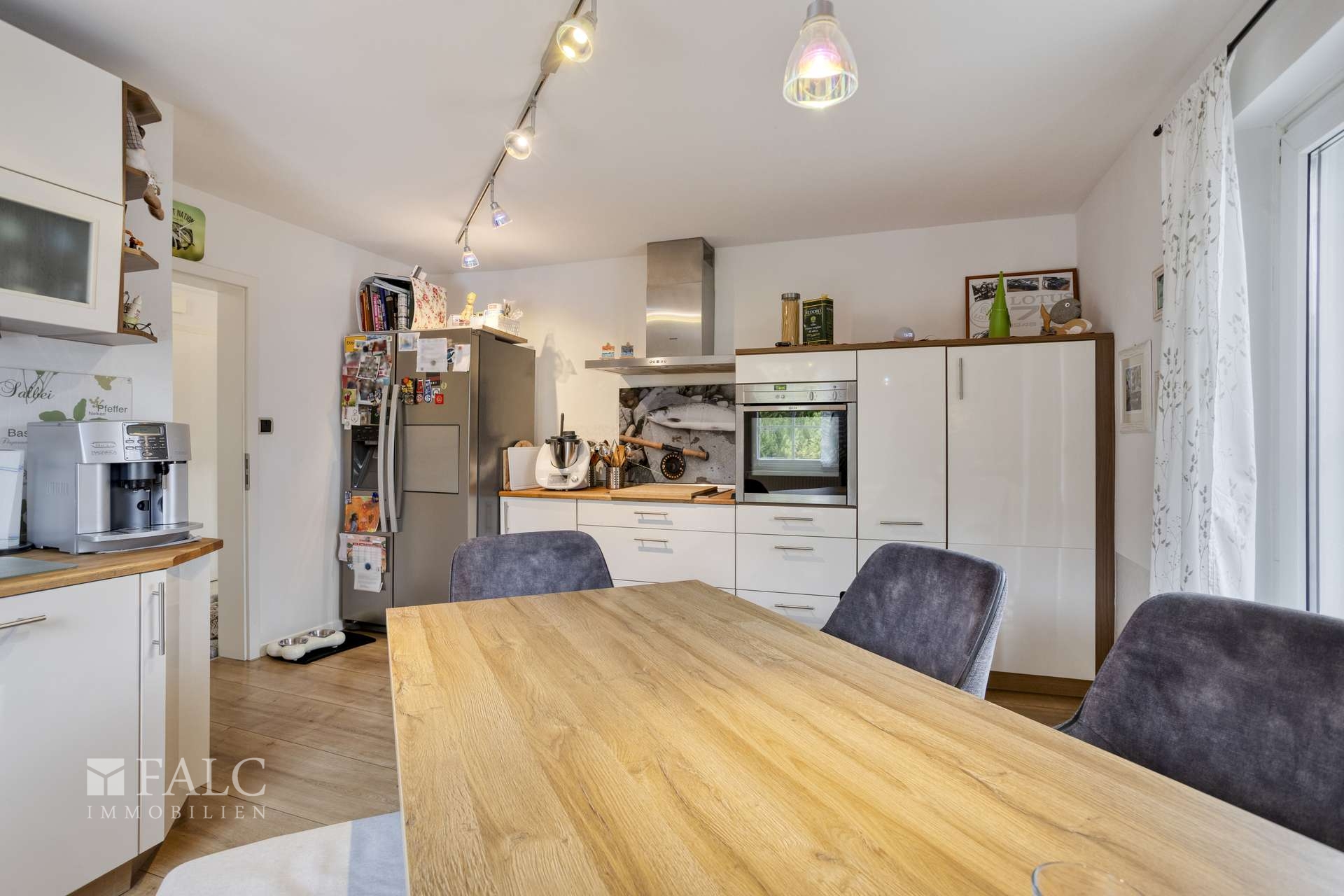 Küche (Hauptwohnung)