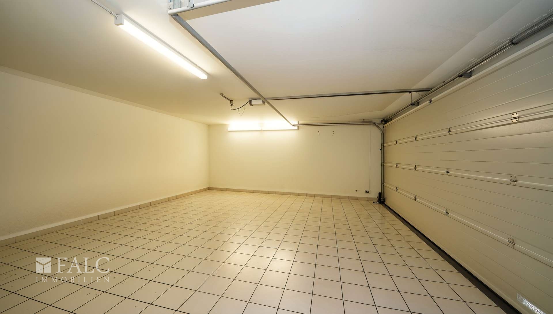 Ihre elektr. Doppelgarage