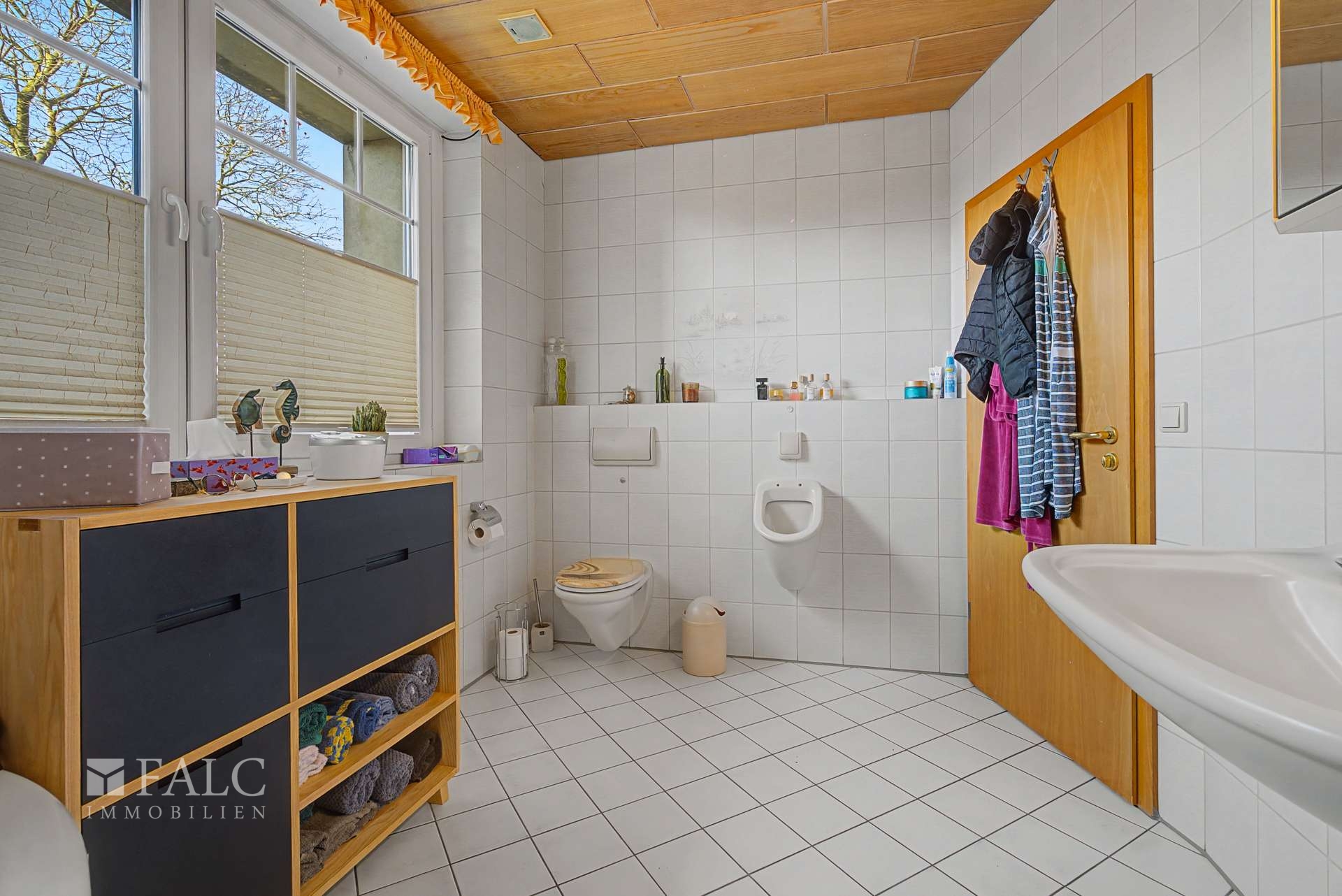 Zweites Badezimmer_WE01