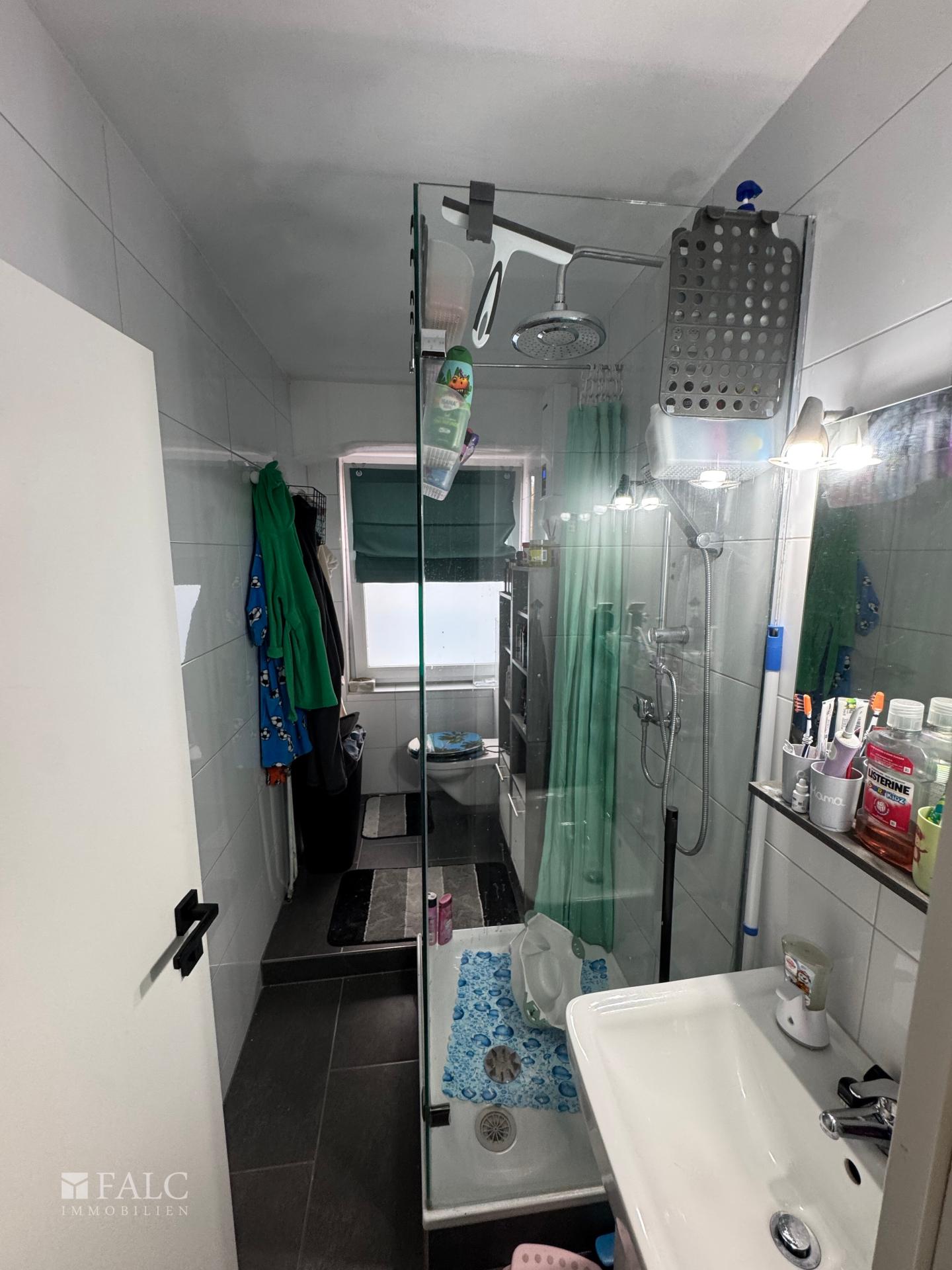 1. OG links Badezimmer