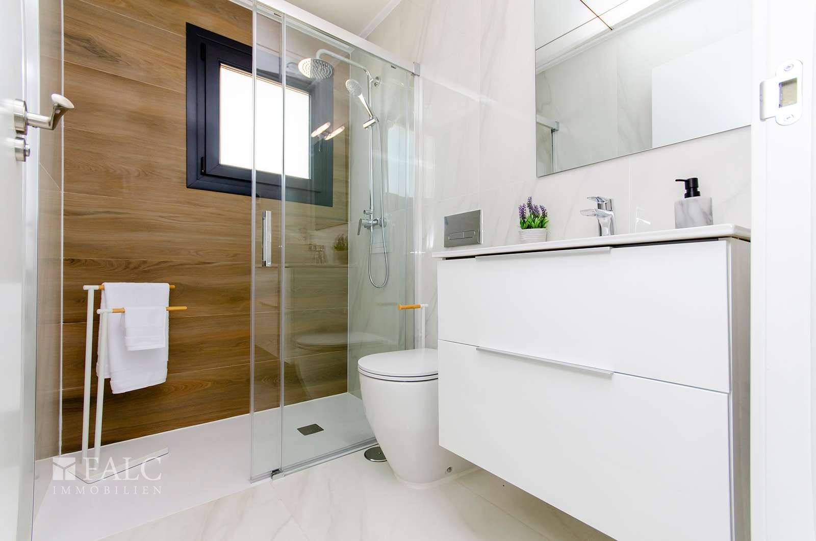 Badezimmer im zweiten Schlafzimmer