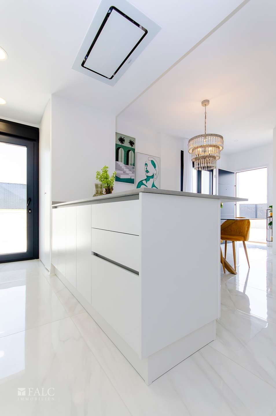 Küchenzeile offen, hell