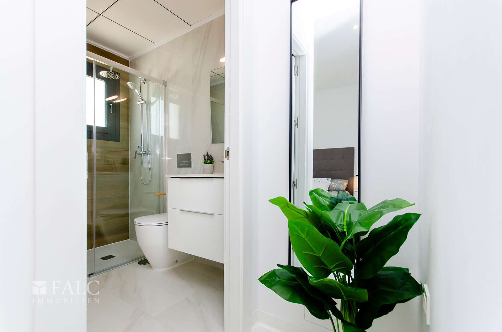 Badezimmer im zweiten Schlafzimmer