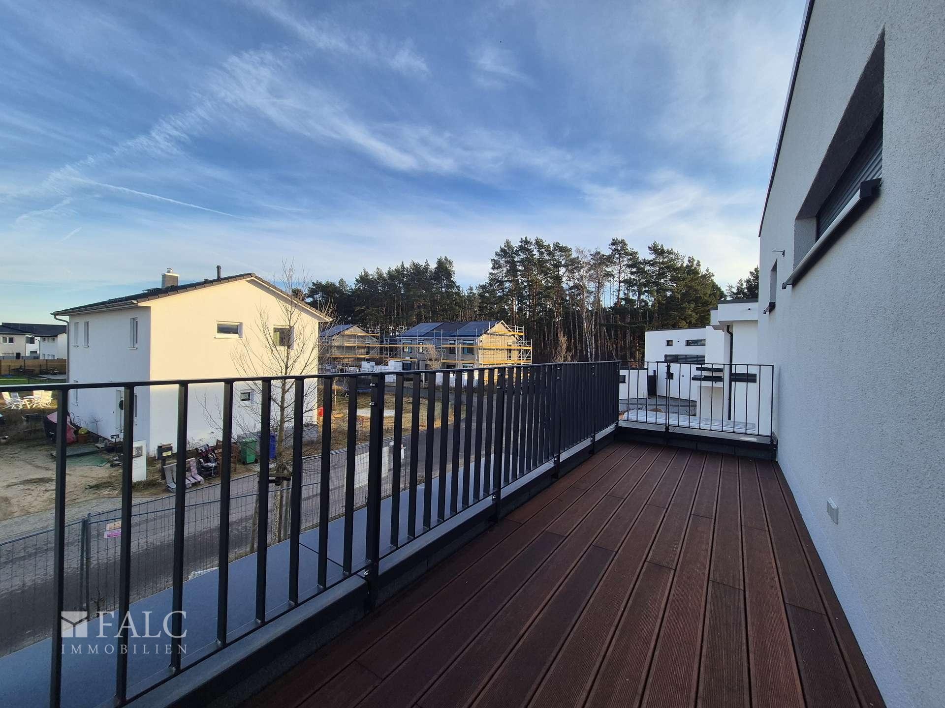 Balkon Straßenseite