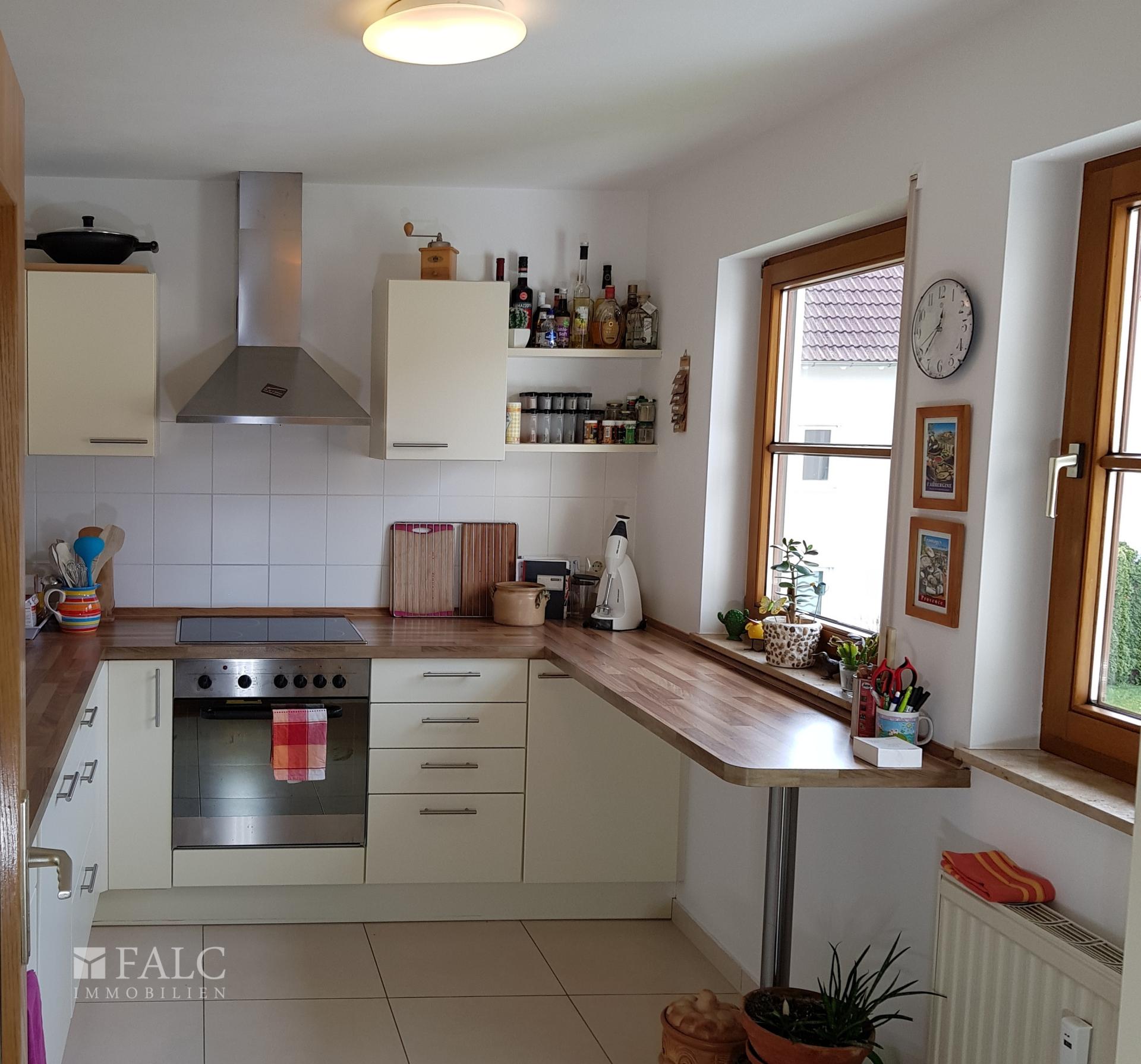 Tageslichtküche mit viel Platz für Kochgenuss