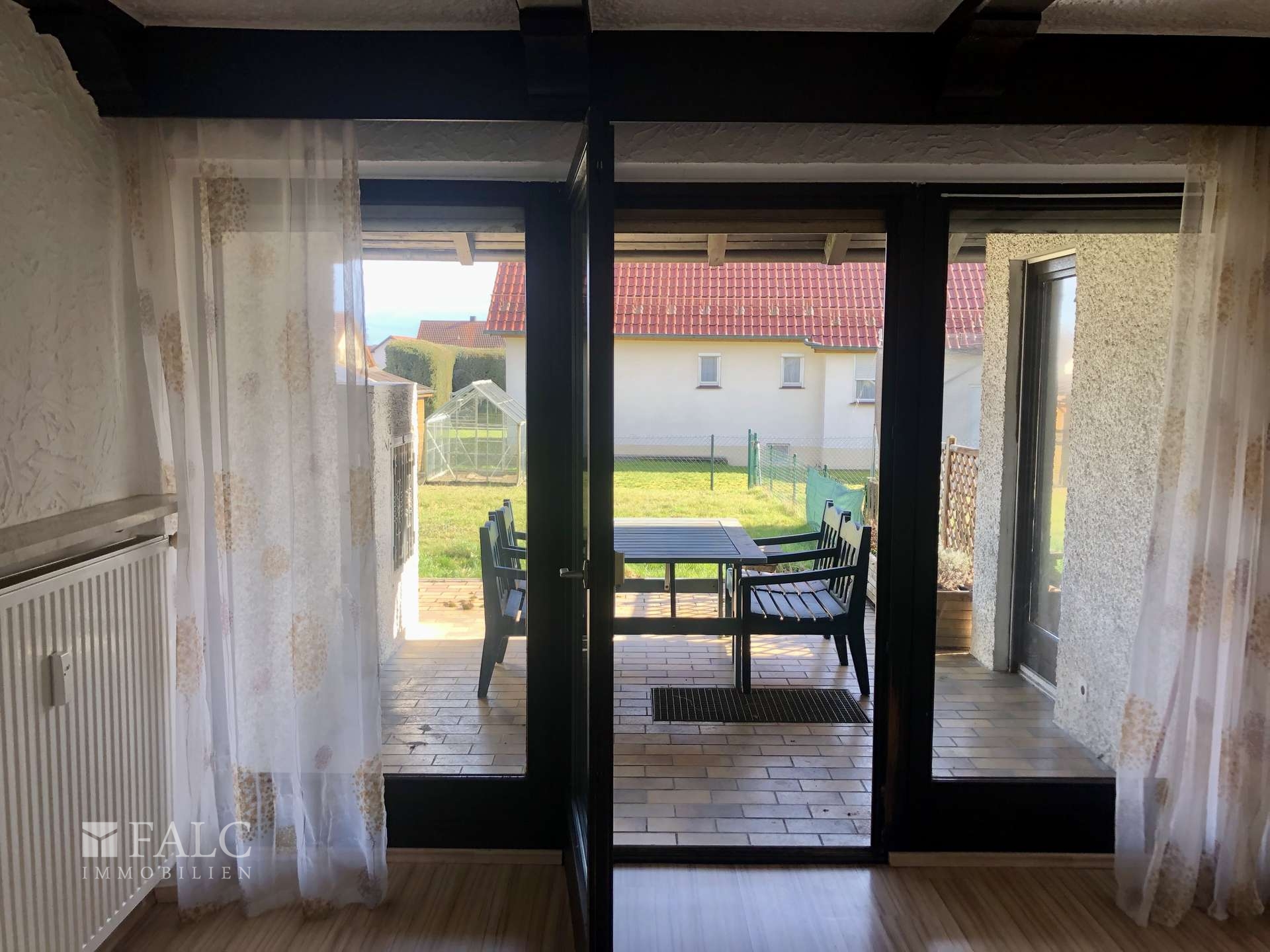 EG: Süd-Loggia-Terrasse