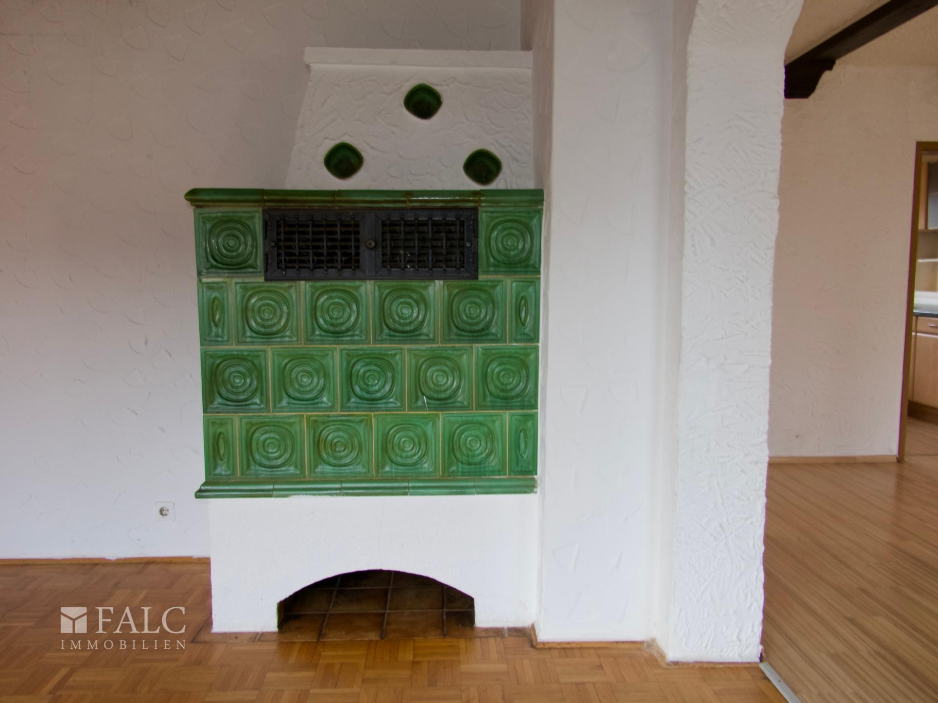 EG: Kachelofen Wohnzimmer