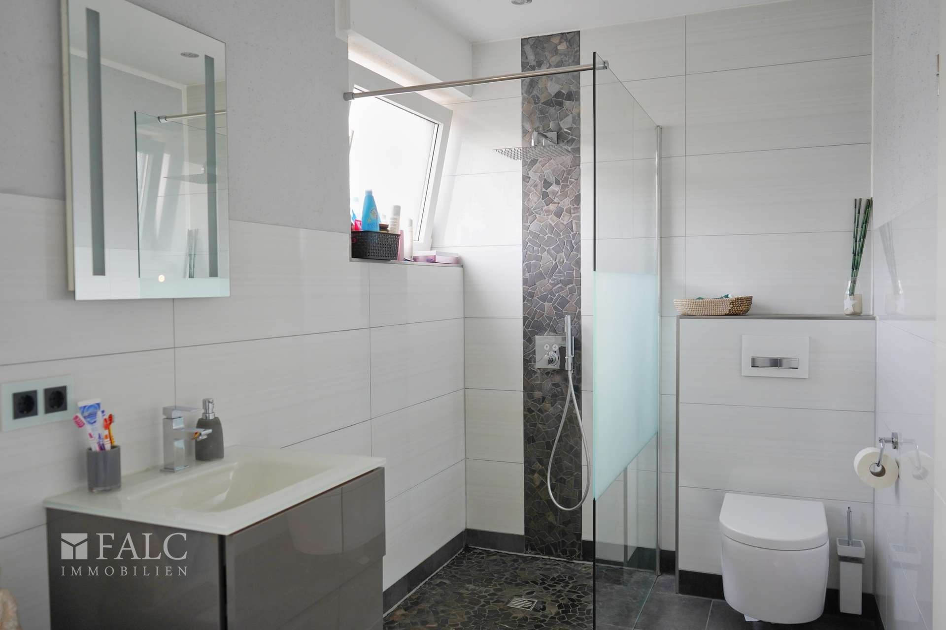 Badezimmer Ansicht 2