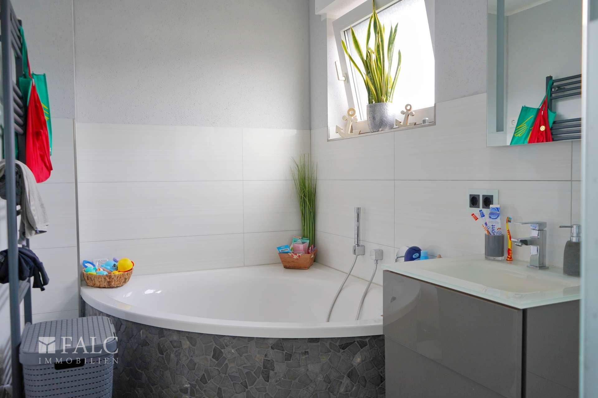 Badezimmer Ansicht 1