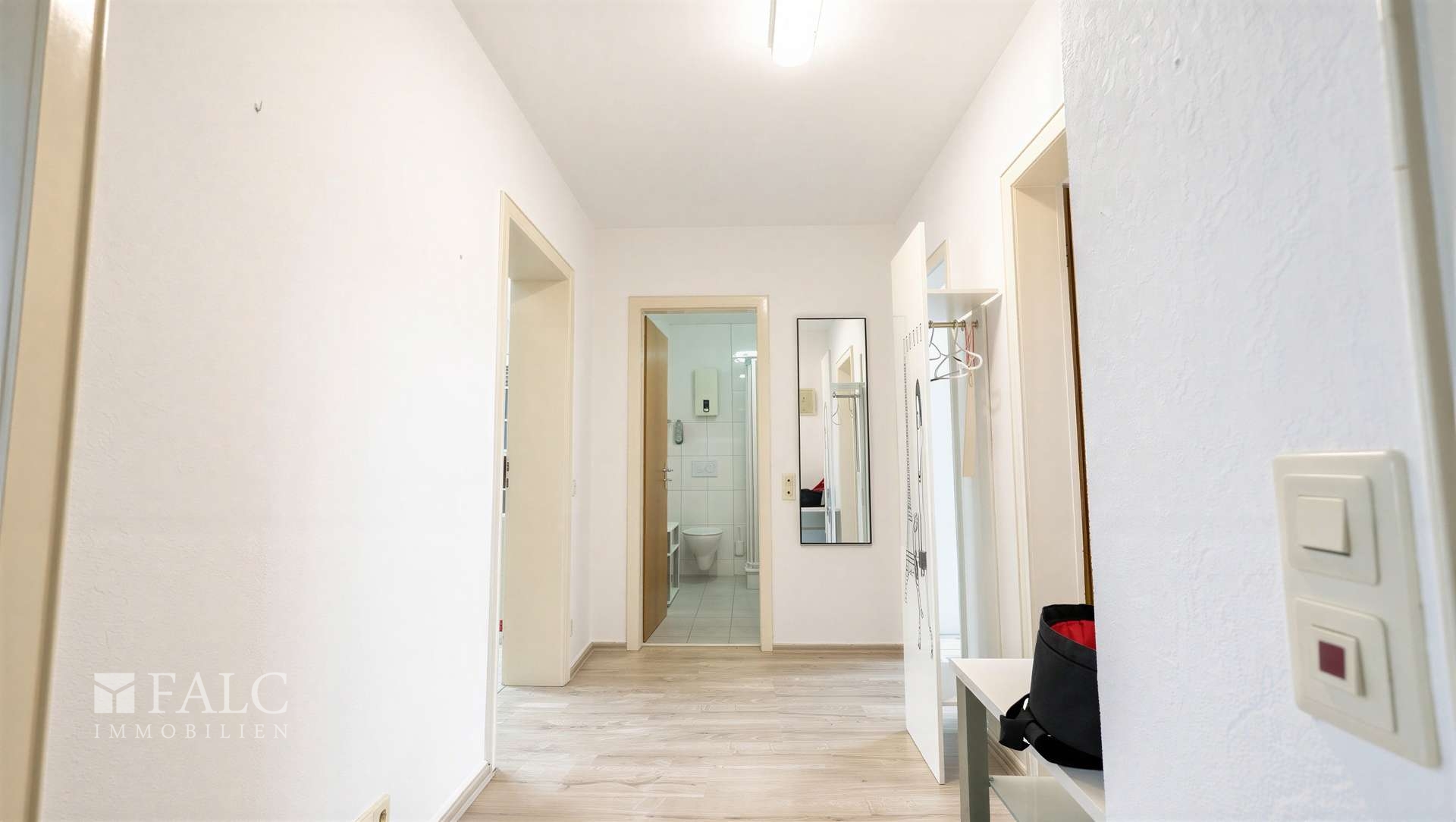 Flur - (KI generiert)