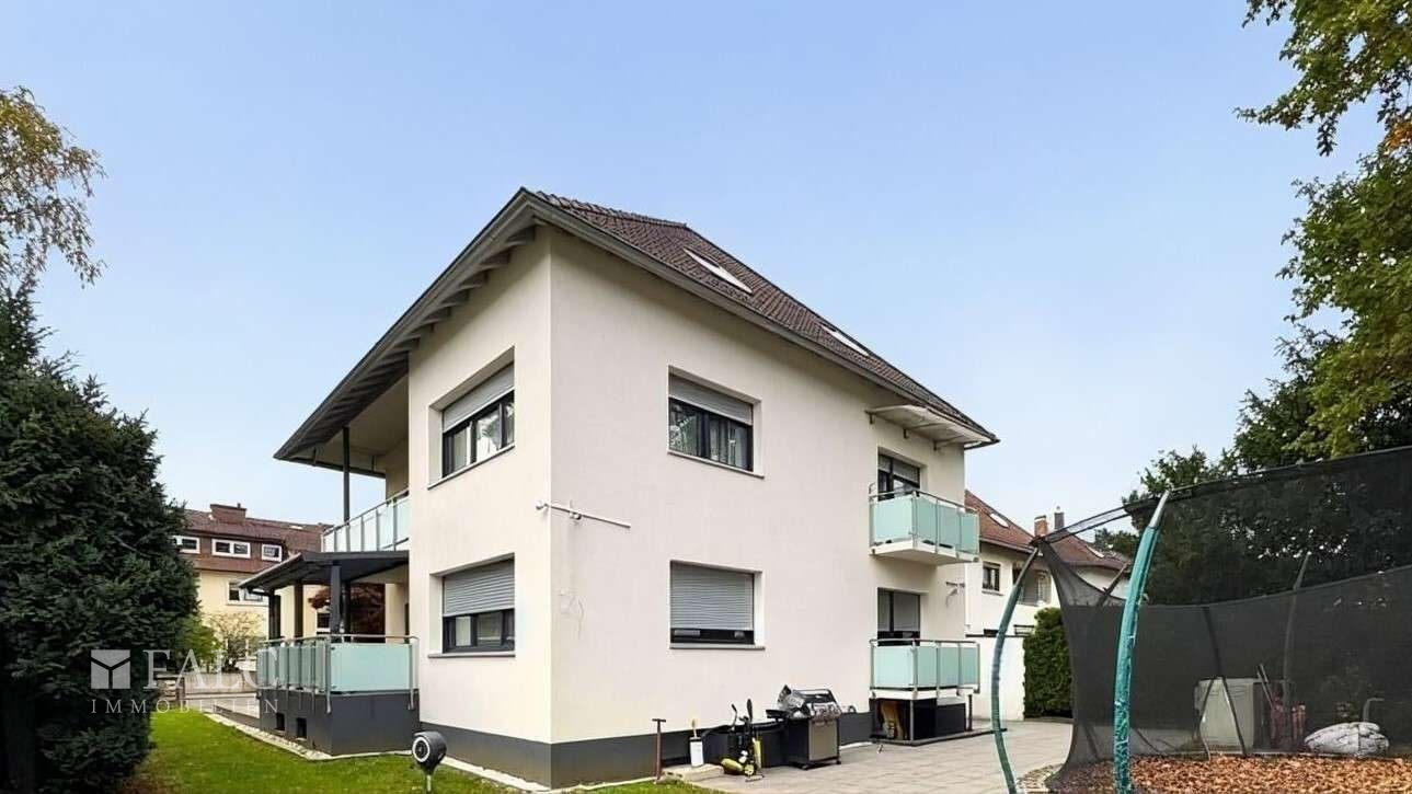 Garten mit Grillbereich