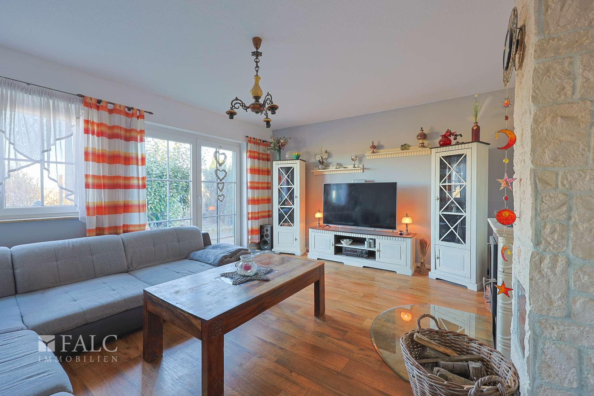 Gemütliches Wohnen mit Kamin