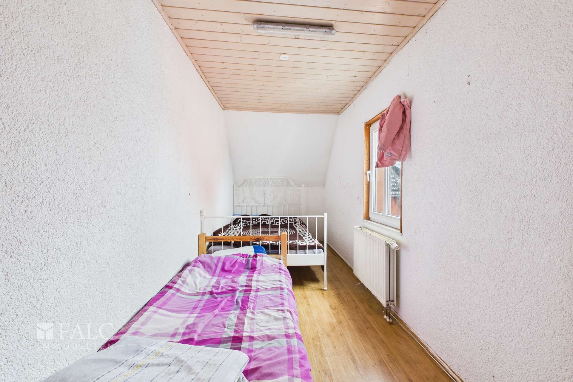 CAM04294G0-PR0028-STILL041