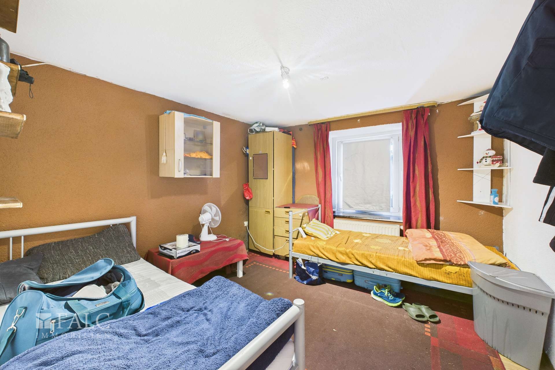 CAM04294G0-PR0028-STILL028