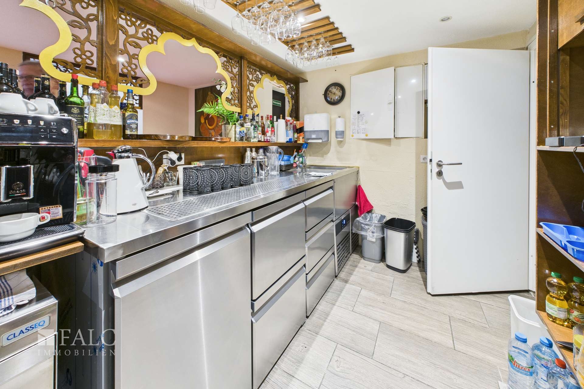 CAM04294G0-PR0028-STILL008