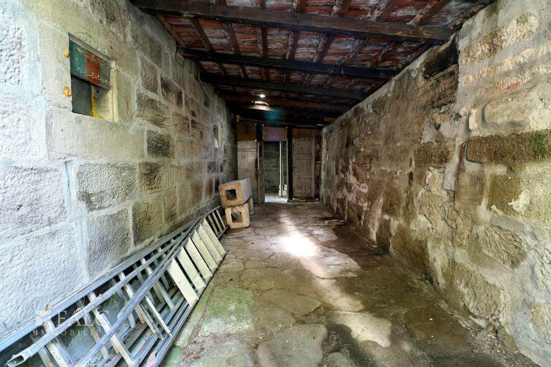 EG Schuppen rechts vom Haus