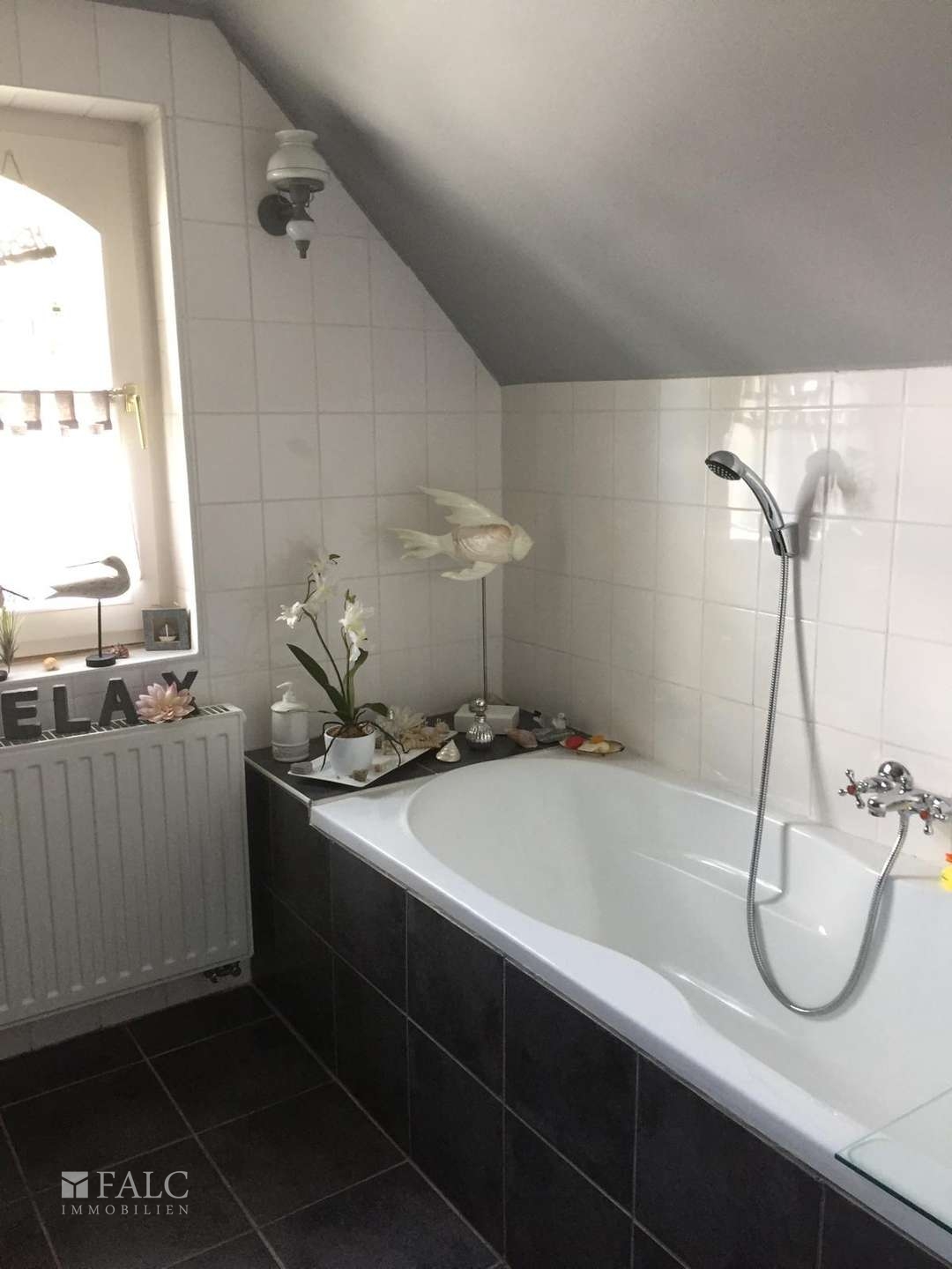 8b256c84-c2bb-4ee8-9487-4679a05d080f