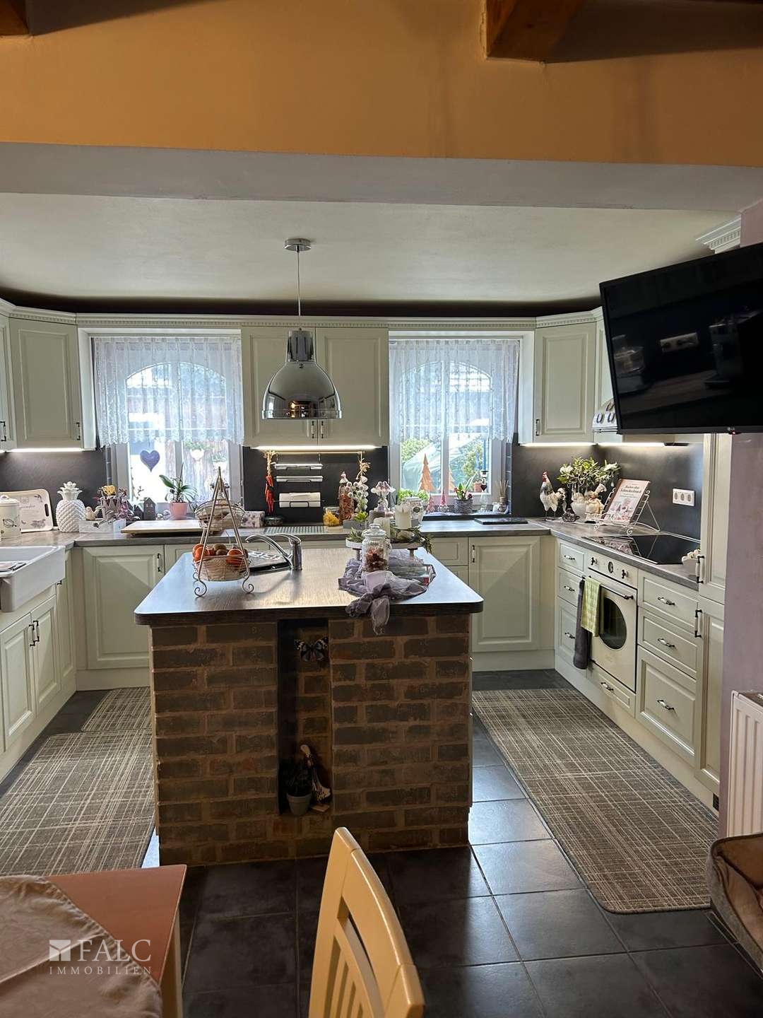 3f4582c8-d86d-4bb9-8dee-3b31a4897652