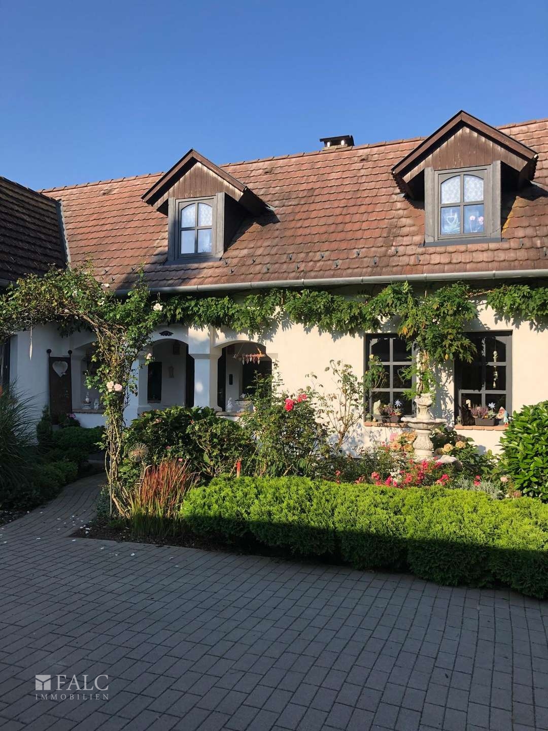 931ec9a2-5f11-413c-a718-89a10599f8ad