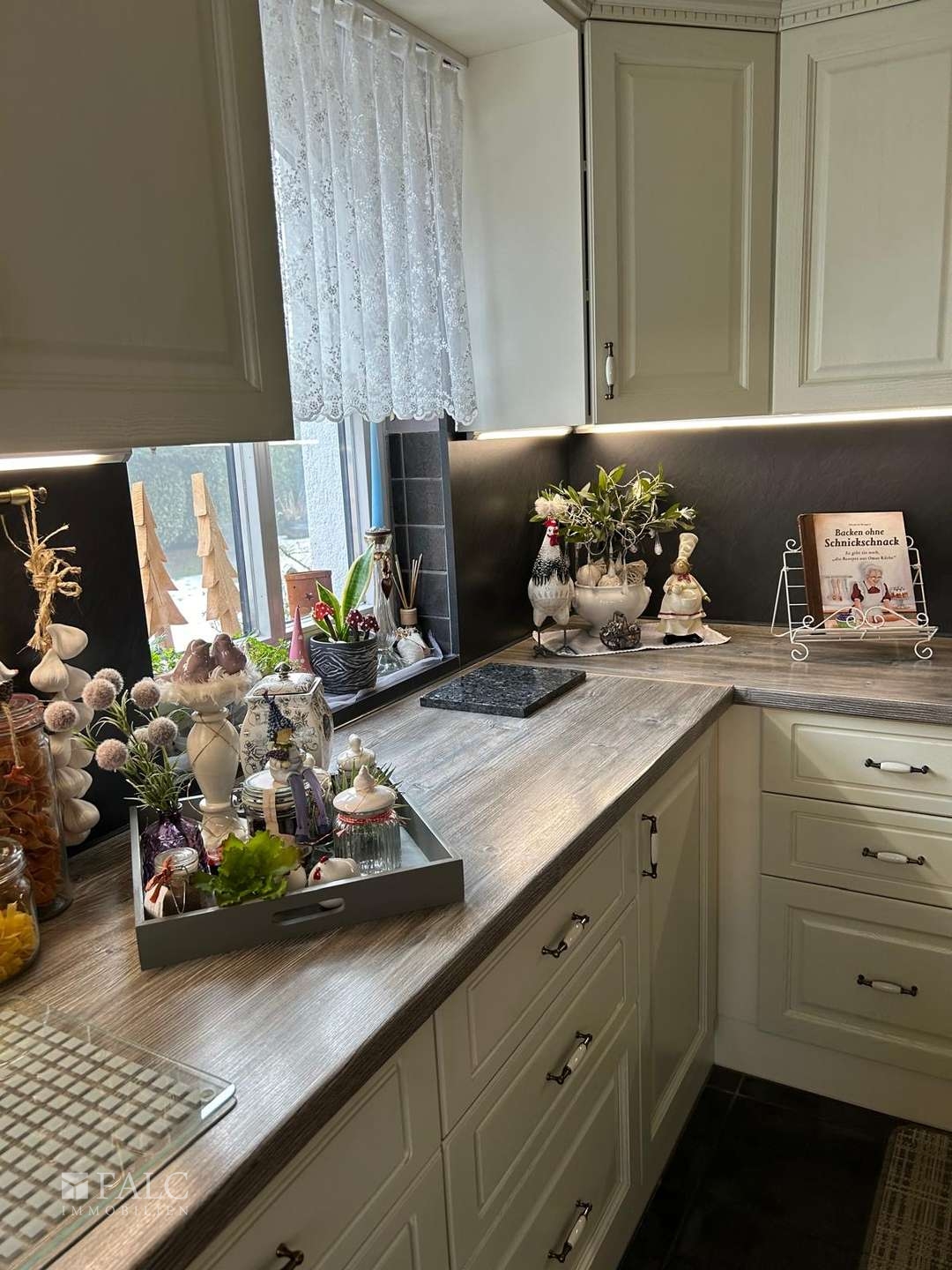 fe50abce-9088-4968-8eab-81d3326e2669