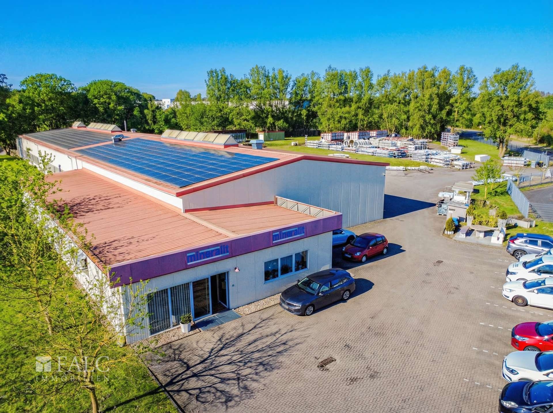 Vorderansicht Bürotrakt