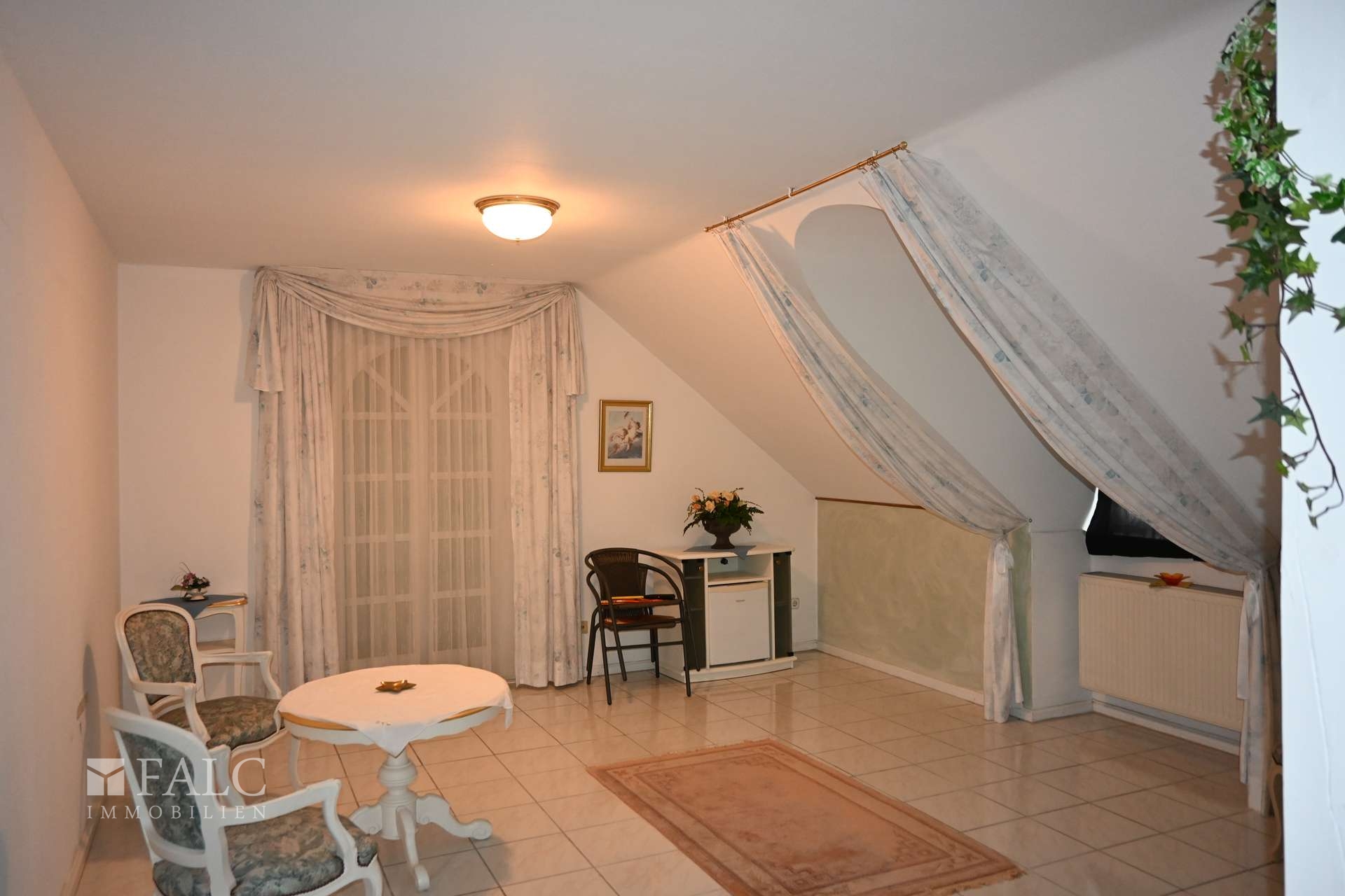 Zimmerbeispiel-Dacchgeschoss-