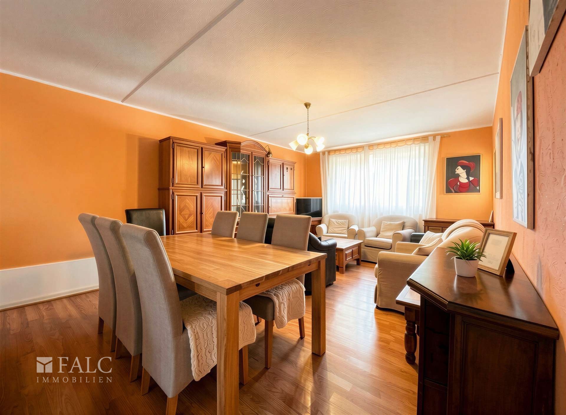 Wohnzimmer und Essbereich 