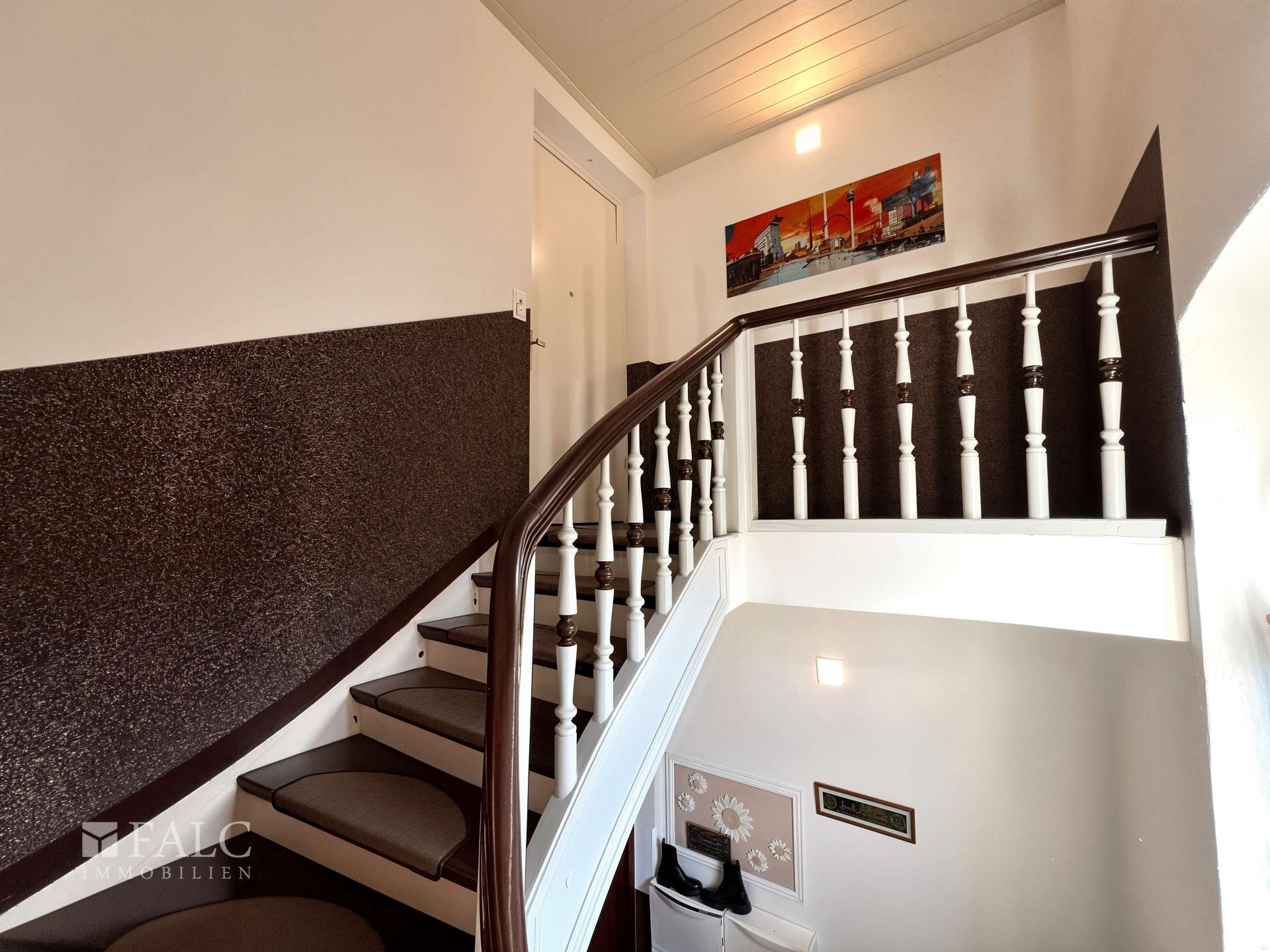 Treppenhaus und Eingangsbereich