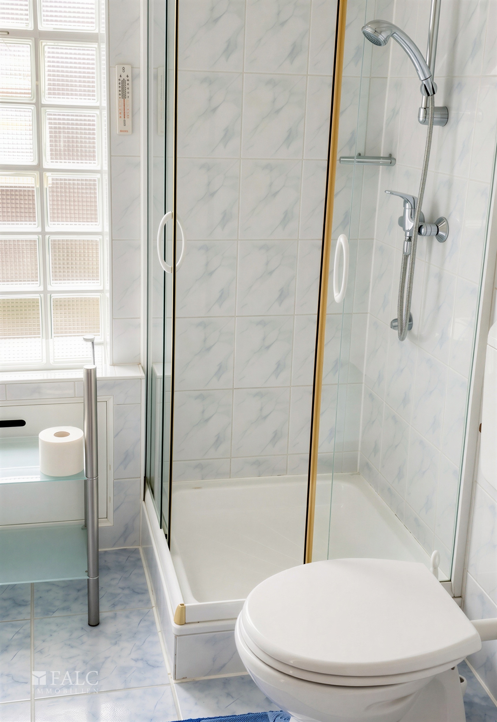 CM1407 auswander-ungarn-Badezimmer Appartment