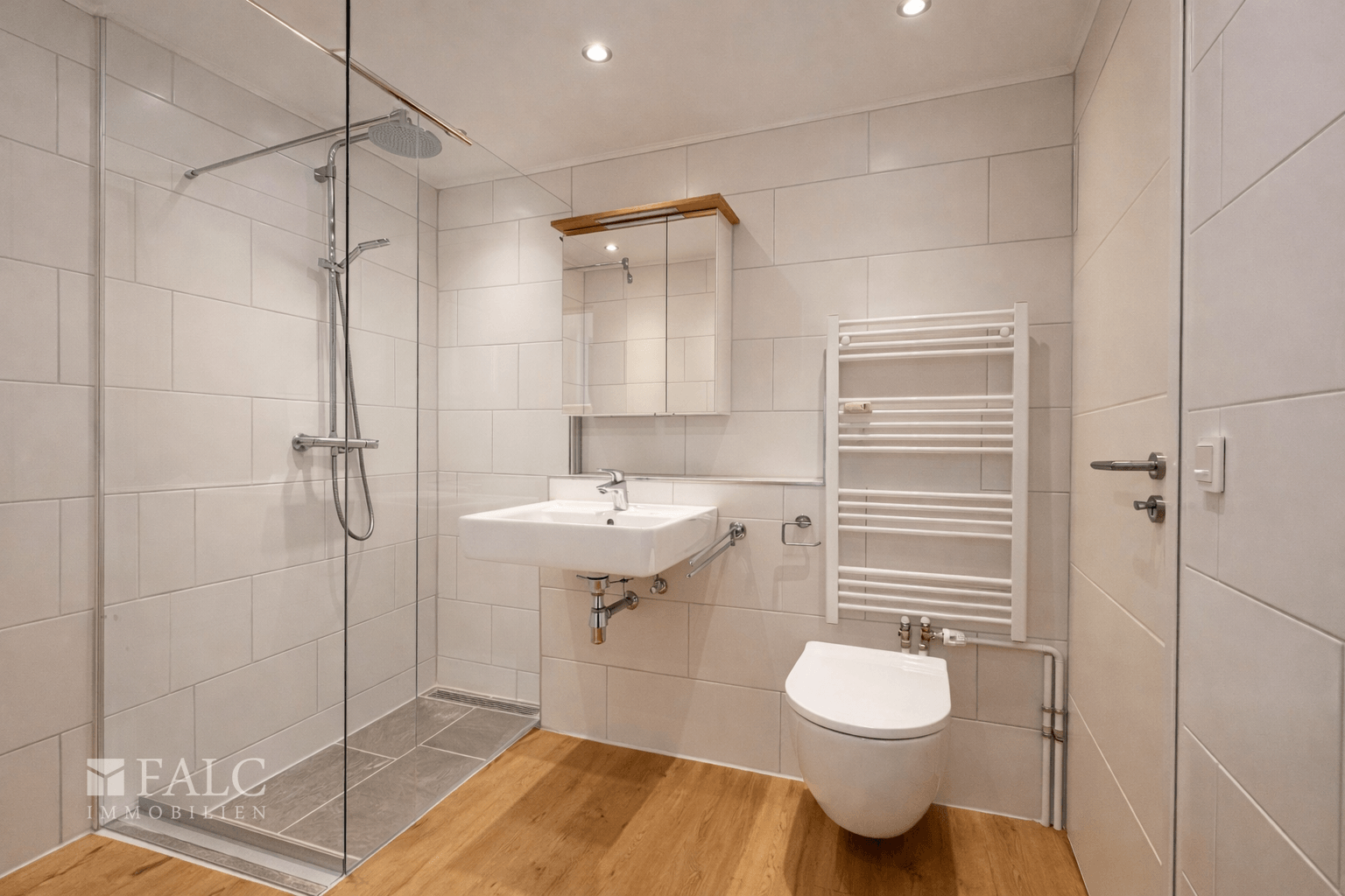 Komplettansicht Badezimmer