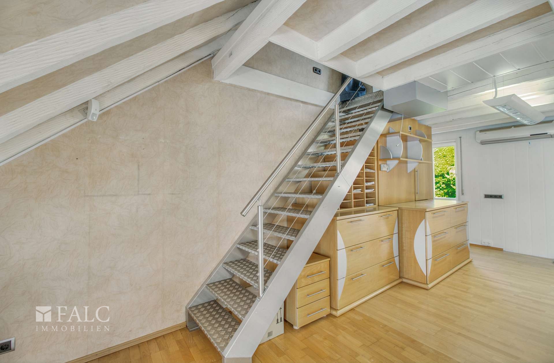 Aufgang zum Studio/Dachgeschoss