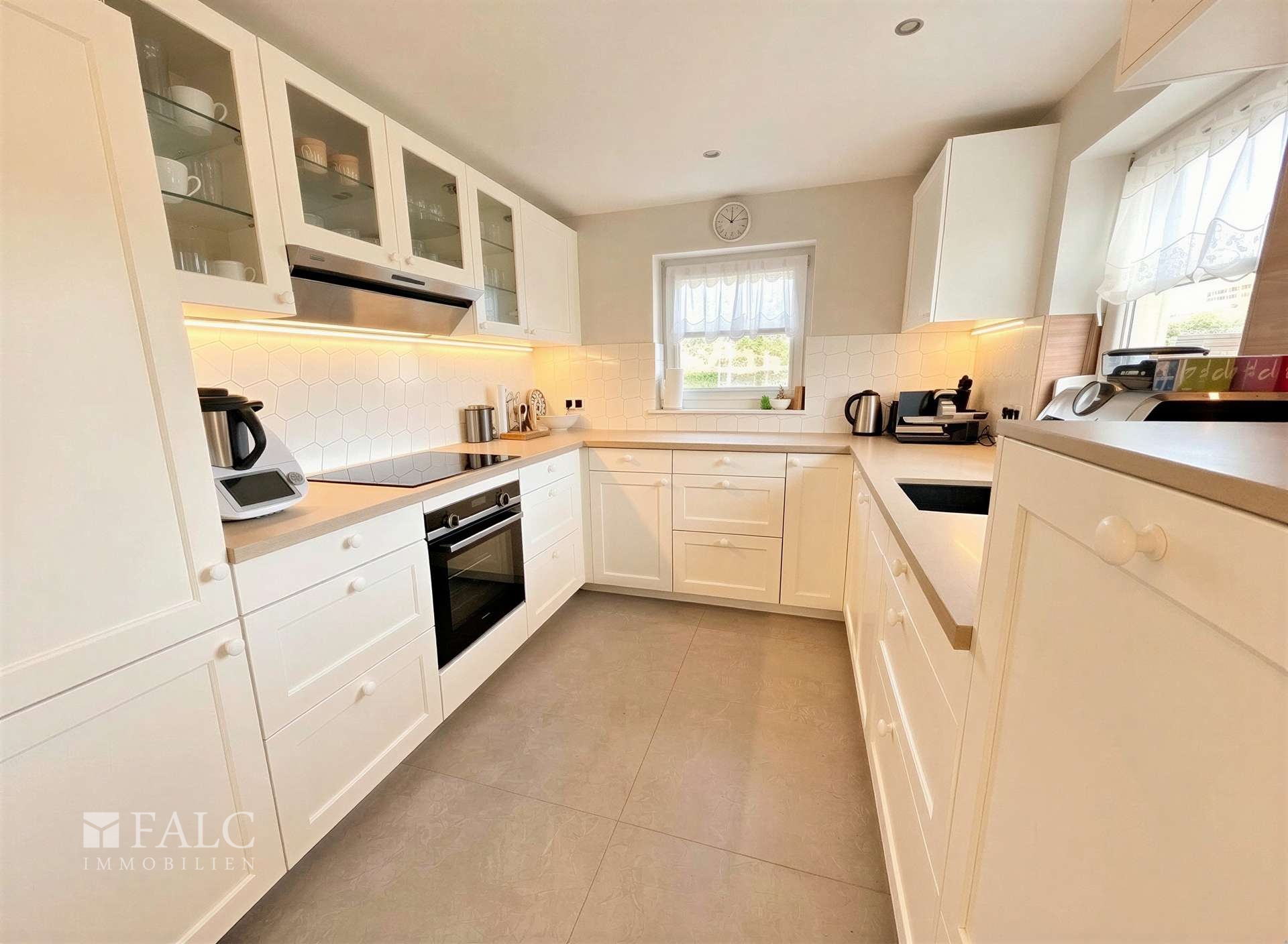 Neue Einbauküche 2025 (KI optimiert)