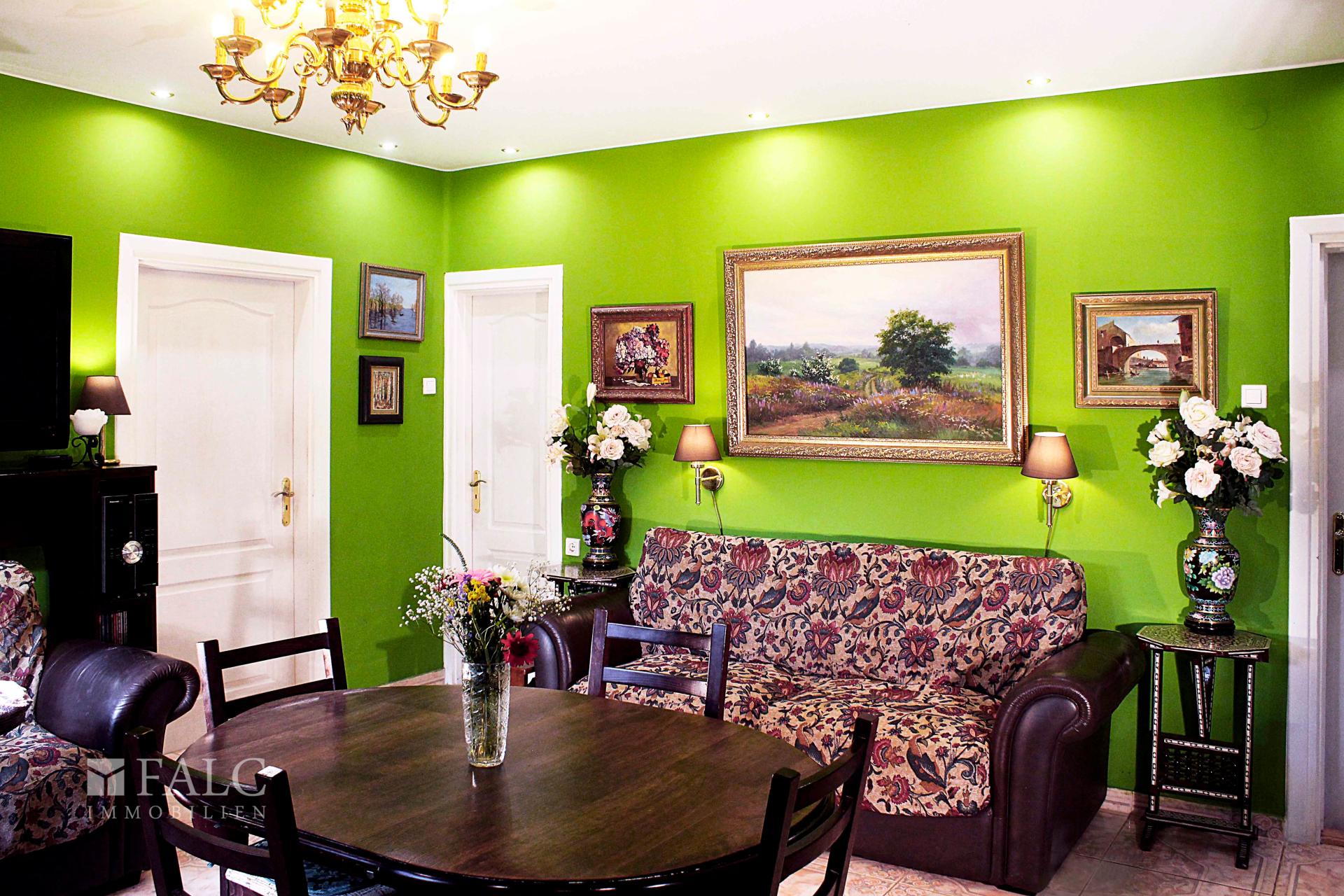 OWNER_S LIVING ROOM + KITCHEN