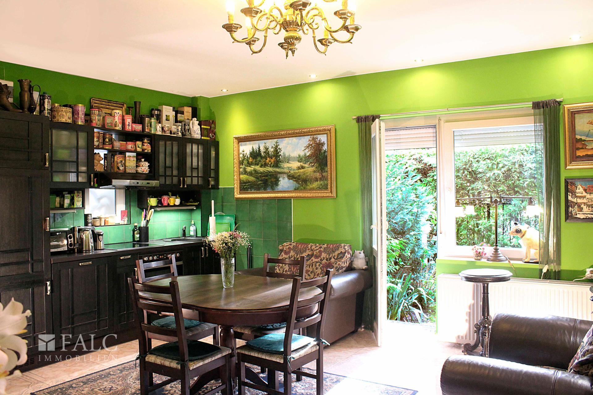 OWNER_S LIVING ROOM + KITCHEN