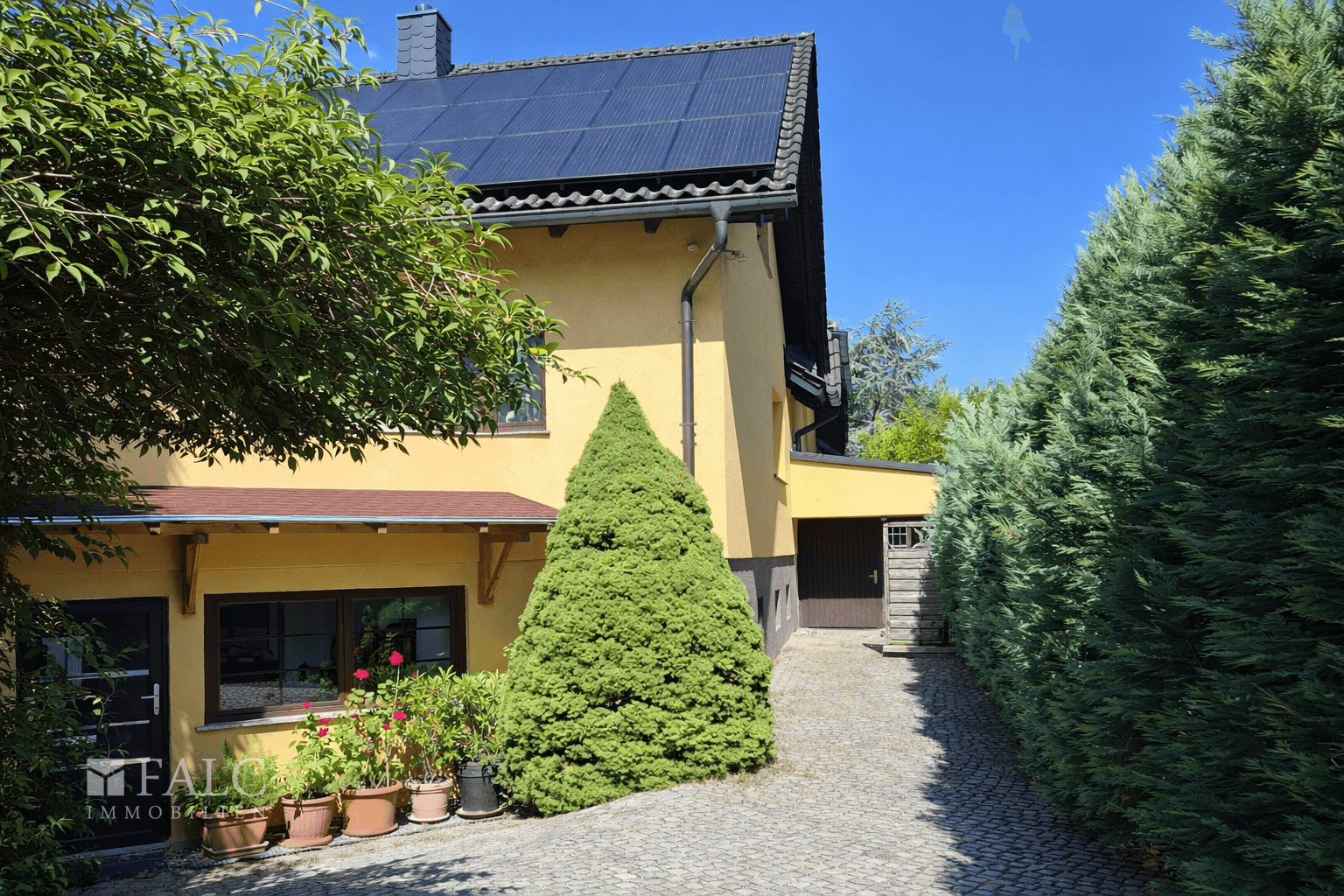 Einfahrt 2 zur Garage