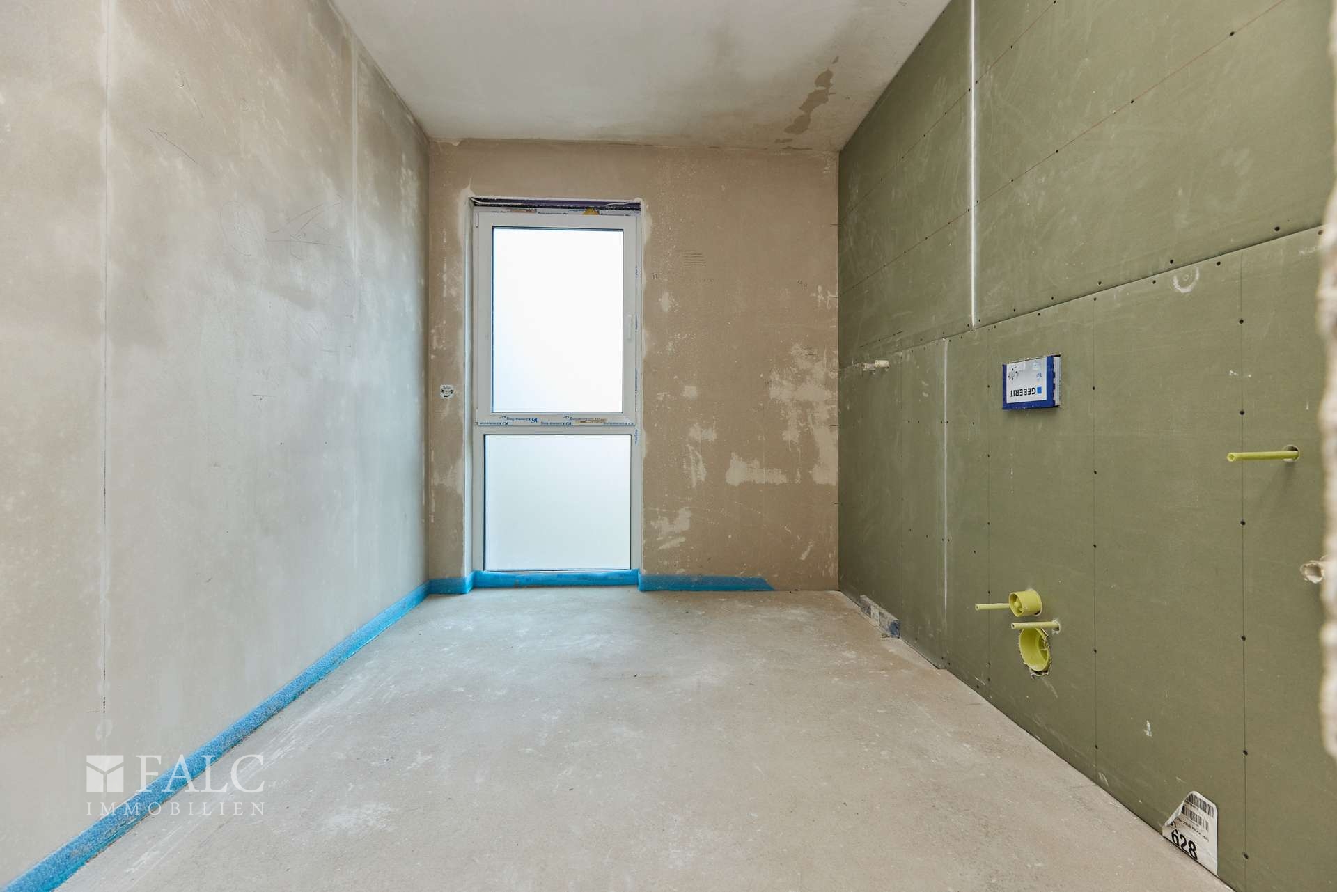 Badezimmer mit Tageslichtfenster