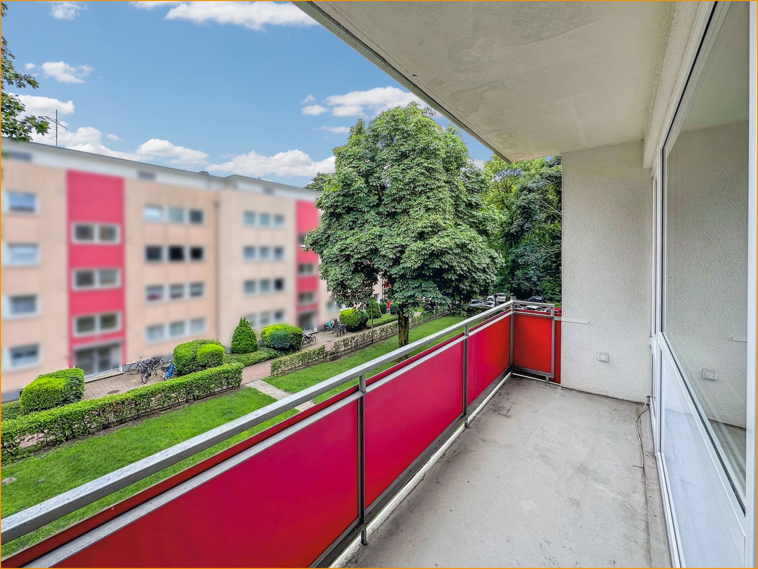 Sonniger Balkon