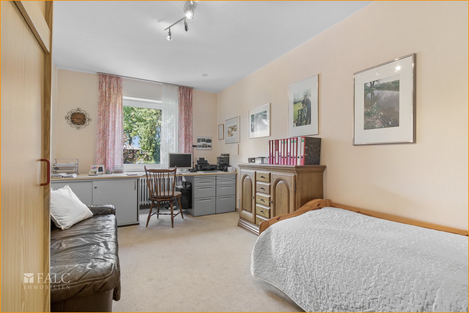 Arbeits-u. Gästezimmer (2)