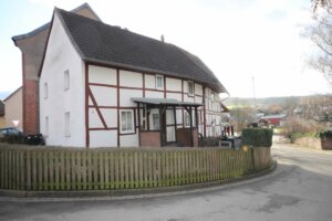 Kaufpreis inklusive Renovierung, 160 qm Wohnfläche zum günstigen Preis