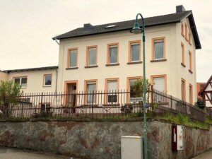 Mehrfamilienhaus mit vier Mietwohnungen