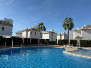 Neubau - Einfamilienhaus mit Gemeinschaftspool in ruhiger Lage von Sa Ràpita