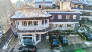 Spannendes Einfamilienhaus mit Gewerbehalle und Zahnarztpraxis im wunderschönen Wipperfürth