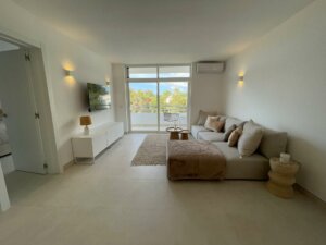 Top Renoviertes Appartment in Lauflage mit Teilmeerblick