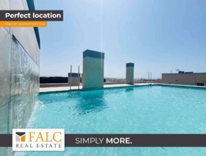 „Wohnen mit Stil – Pool, Blick & Parkplatz inklusive“