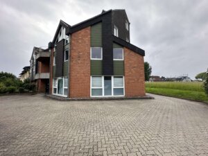 ***Lichtdurchflutete 2 Zimmer-Dachgeschosswohnung in zentraler Lage von Rosdorf***