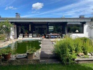 Charmanter Bungalow mit privatem Grundstück