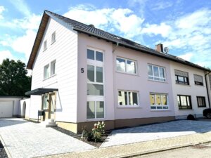 Erstbezug: Hochwertige Wohnung in ruhiger Waldrand-Nähe!